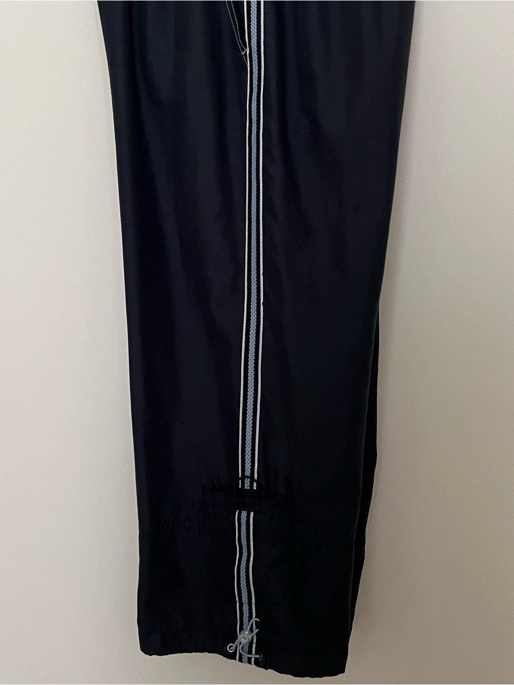 FUDA women’s XL Dark Gray Capri Psnts with side stripe decorative bottom